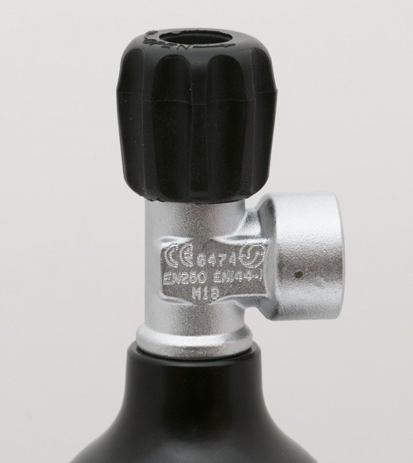 Ventil Argon  M18x1,5 , DIN G5/8 - inline, 230 bar 